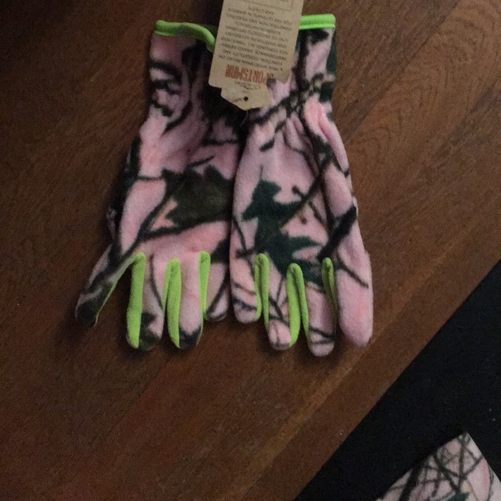 Women’s Pink Camouflage Fleece Gloves